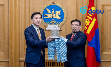 Тэргүүн шадар сайд бөгөөд эдийн засаг, хөгжлийн сайд Н.Учрал тамгаа гардан авлаа