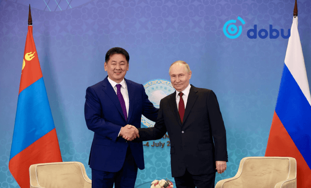 Ерөнхийлөгч У.Хүрэлсүх ОХУ-ын Ерөнхийлөгч В.В.Путинтай уулзлаа