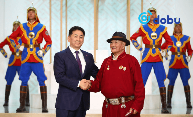 Хүнс, хөдөө аж ахуй, хөнгөн үйлдвэрийн яам байгуулагдсаны 100 жилийн ойг тохиолдуулан төрийн дээд цол, одон, медаль гардууллаа