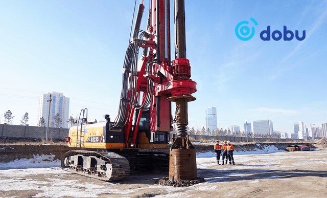 Дүүжин замын тээврийн тулгуур баганыг байрлуулж байна