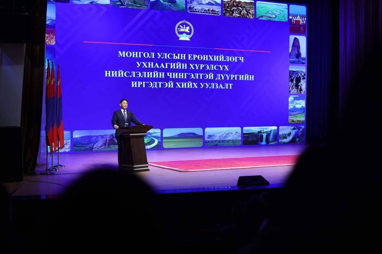 Ерөнхийлөгч У.Хүрэлсүх Чингэлтэй дүүргийн иргэдтэй уулзлаа