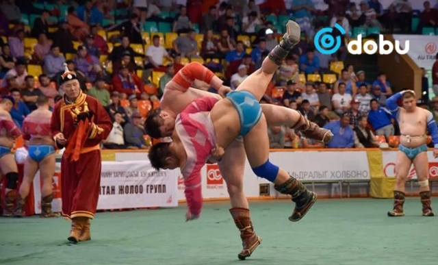 Танилц: Дөрөвдүгээр сард болох бөхийн барилдааны хуваарь