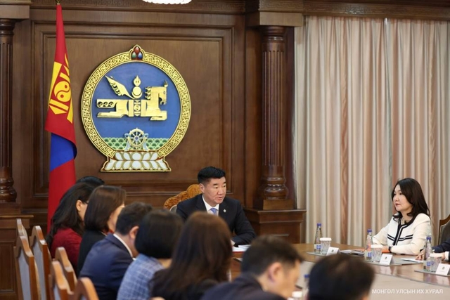 УИХ-ын дарга С.Бямбацогт: Хилийн чанадад суугаа монголчуудын эрх ашгийг нэн тэргүүнд тавьж, эдийн засгийн харилцааг эрчимжүүлэхэд анхаарах шаардлагатай