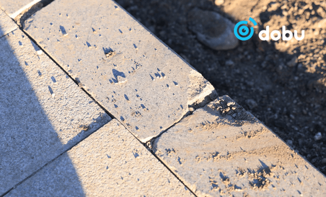 “ТБД Андууд” орчимд шинээр хийсэн явган хүний замыг хүнд даацын хоёр машинаар эвджээ