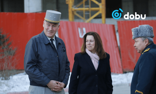 Айлчлалын хүрээнд анги, салбаруудтай танилцаж байна