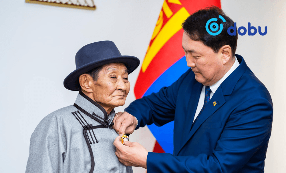 Гавьяатууддаа хүндэтгэл үзүүлж, төрийн одон, медалийн шагналын хур буулаа