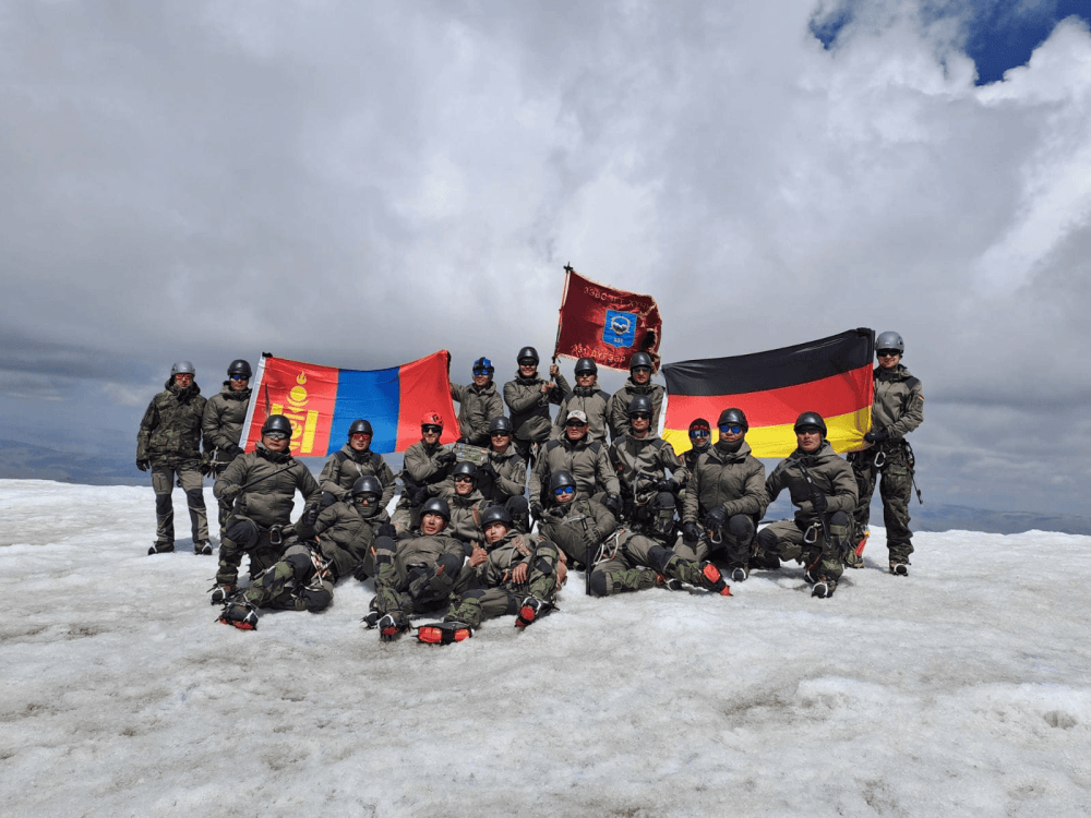 Уулын явган цэргийн "Мөсний аврилт"-ын сургалт, дадлага эхэллээ