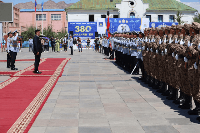 Галдан Бошгот хааны мэндэлсний 380 жилийн ой ёслол төгөлдөр эхэллээ