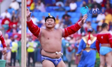 Улсын заан Б.Бат-Өлзий бөхчүүдийн чансааг тэргүүллээ