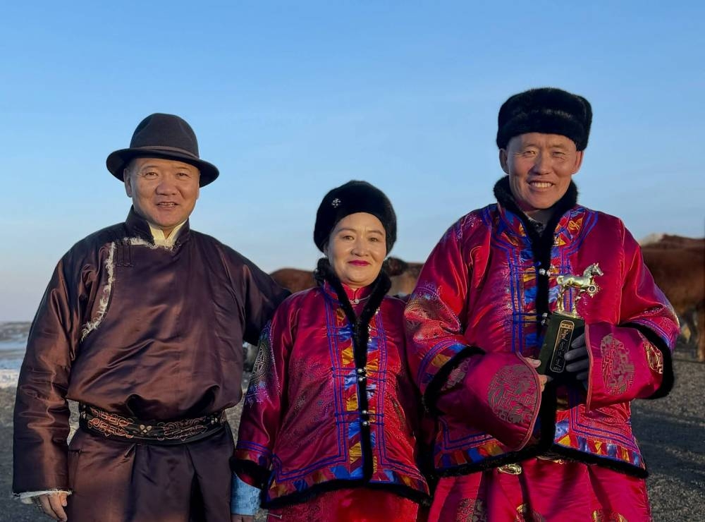 Говь-Алтай аймгийн Дэлгэр сумын уяач Мэндбаярын Ариунсангийн гэр бүл  “АЛТАН УНАГА”-ны эзэд боллоо