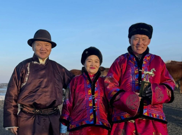 Говь-Алтай аймгийн Дэлгэр сумын уяач Мэндбаярын Ариунсангийн гэр бүл  “АЛТАН УНАГА”-ны эзэд боллоо