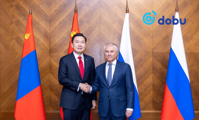 Москвад лавссан цас буюу цаг хугацааны цаана, наанаас атгалцсан гар