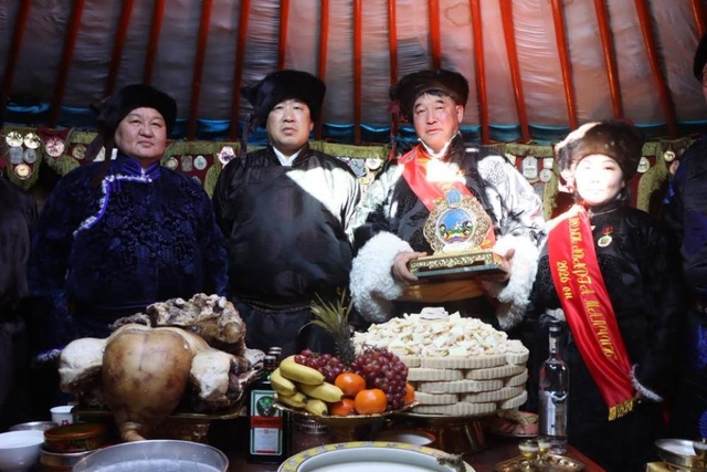 Хэнтий аймгийн Баянмөнх сумын малчин А.Баярмагнайн өрх гэр бүл “УЛСЫН АВАРГА МАЛЧИН” боллоо