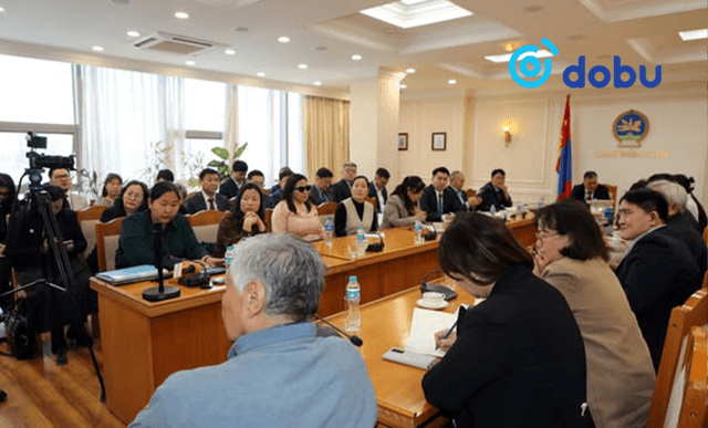 Хөгжлийн бэрхшэлтэй хүний эрхийн хэрэгжилтийн талаарх сонсголыг анх удаа зохион байгуулав