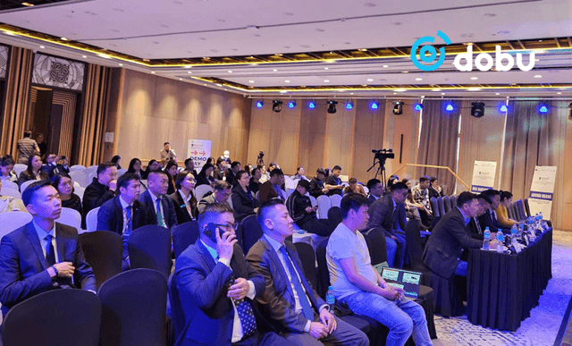 “Старт-ап” улсын уралдааны финалд 12 баг төслөө танилцуулж байна