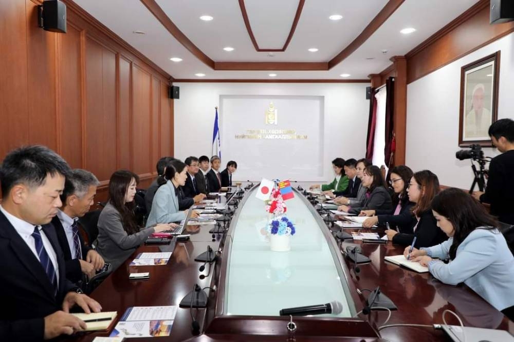 Монгол хүний нийгмийн баталгаа, хөдөлмөрлөх эрх ашгийг нэн тэргүүнд тавина