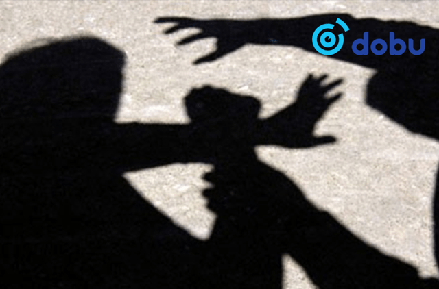 Зургаан настай охиныг бүлэглэн хүчирхийлж, дээврээс шиджээ