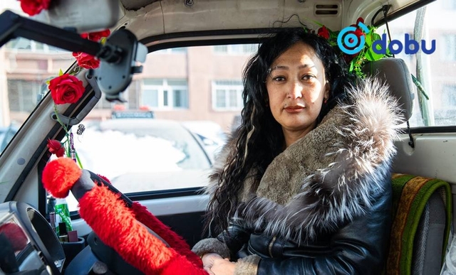 "Миний бурхан цагаан машинд суусан хүн болгон маш их гоё сайхан хүлээж авдаг, зарим нь бүр зориод хайж ирдэг"