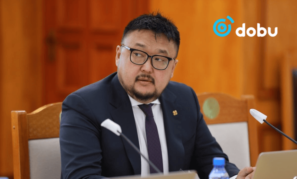 УИХ-ын гишүүн З.Мэндсайхан морьт харвааны залууст 2 адуу БЭЛЭГЛЭЛЭЭ