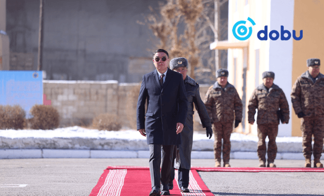 Батлан хамгаалахын сайд Д.Батлут Зэвсэгт хүчний 310 дугаар ангид ажиллаа