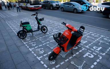 Скүүтэр, мопед, цахилгаан дугуйгаар явган хүний замаар зорчихыг хориглоно