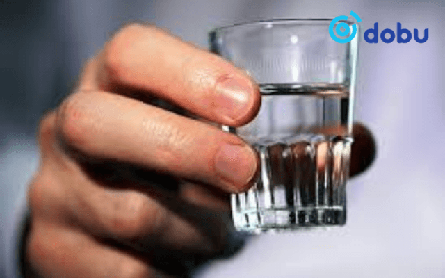 Албан өрөөндөө архидан согтуурсан албан хаагчдыг үүрэгт ажлаас нь чөлөөлжээ