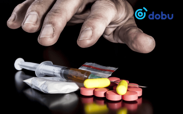 Эмч, өвчтөн, хэрэглэгч нар нийлж мансууруулах үйлчилгээтэй тариаг худалдан борлуулжээ