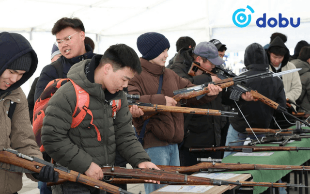 Зэвсэгт хүчний 105 жилийн ойд зориулсан зэвсэг, техникийн үзэсгэлэн Сүхбаатарын талбайд дэлгэгдлээ