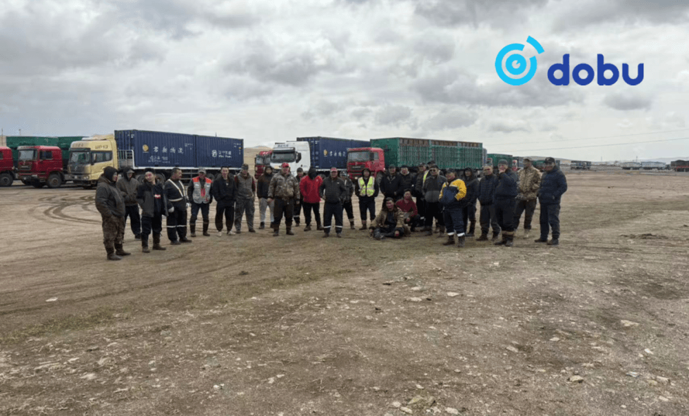 Бичигт боомтын тээвэрчид ажил хаялт эхлүүлжээ