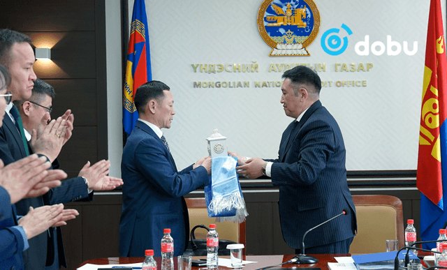 Ерөнхий аудитор С.Магнайсүрэн тамгаа хүлээн авч, үүрэгт ажилдаа орлоо