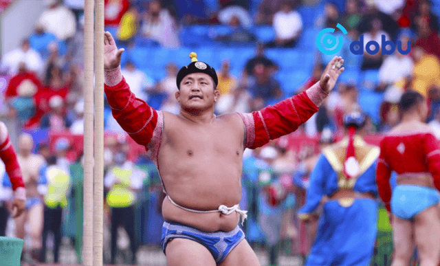 Улсын заан Б.Бат-Өлзий бөхчүүдийн чансааг тэргүүлсэн хэвээр байна