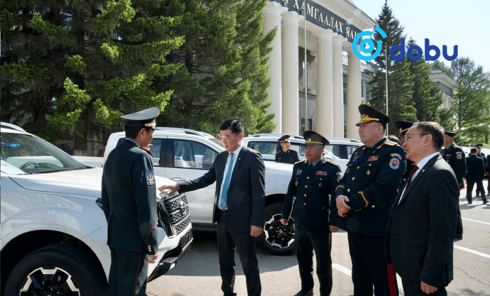 "Ниссан Навара" загварын 20 автомашин гардууллаа