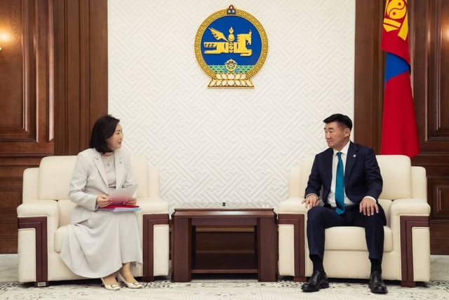 “Улсын төсвийн хөрөнгө оруулалтаар төсөл, арга хэмжээг санхүүжүүлэх талаар авч хэрэгжүүлэх зарим арга хэмжээний тухай” тогтоолын төсөл өргөн мэдүүлэв