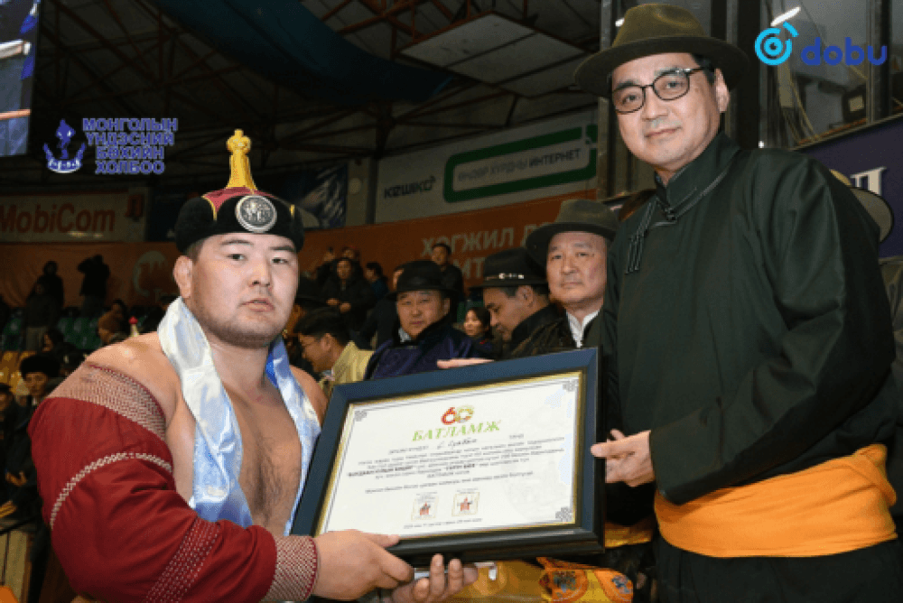 "Богдхан уулын хишиг" барилдаанд Улсын заан С.Сүхбат түрүүллээ