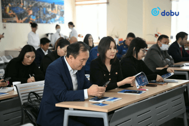 Их, дээд сургууль, коллежид суралцагчдын 60.9 хувь нь эмэгтэйчүүд, 39.1 хувь нь эрэгтэйчүүд байна