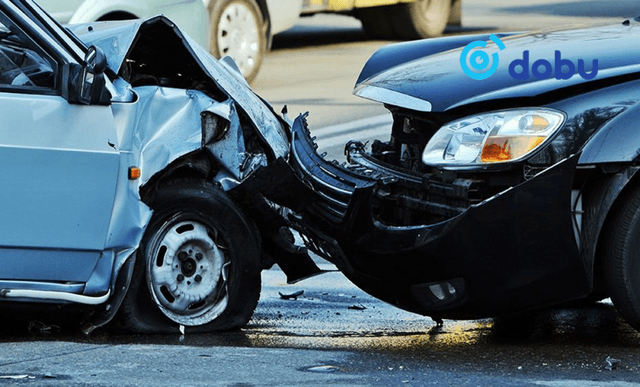 Автомашины төмөр хийцэд хавчуулагдсан иргэнийг аварчээ