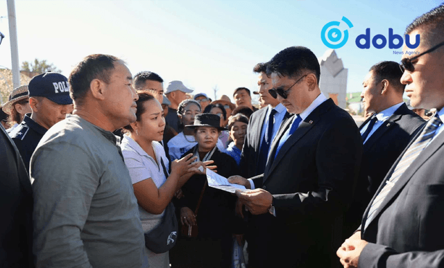 Ерөнхийлөгч У.Хүрэлсүх Ховд аймгийн иргэдтэй уулзлаа
