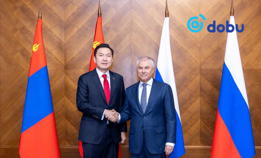 Москвад лавссан цас буюу цаг хугацааны цаана, наанаас атгалцсан гар