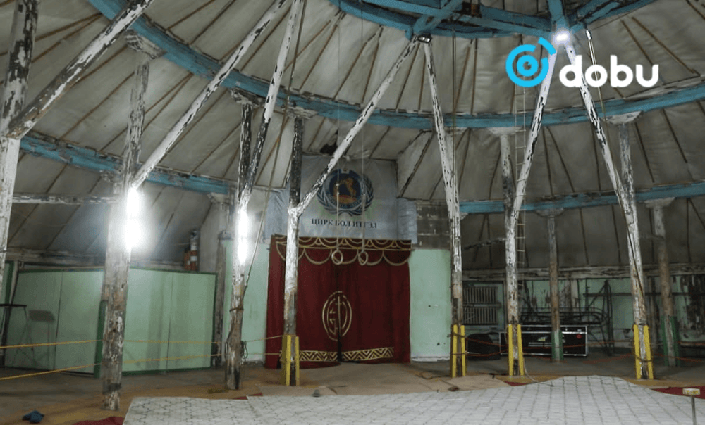 Сурвалжилга: Монголын циркчид маш аюултай орчинд бэлтгэлээ хийж байна