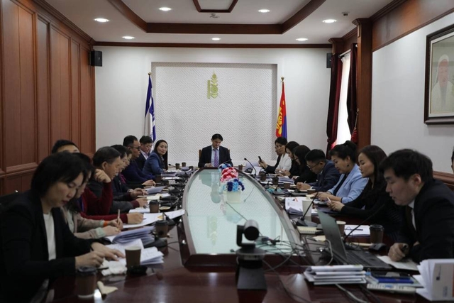 Хөдөлмөр эрхлэлтийг дэмжих тухай хуулийн шинэчилсэн найруулгын төслийг ажлын хэсгүүдэд танилцууллаа