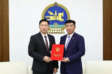 Эрүүл мэндийн ажилтны тухай анхдагч хуулийн төсөл өргөн мэдүүлэв