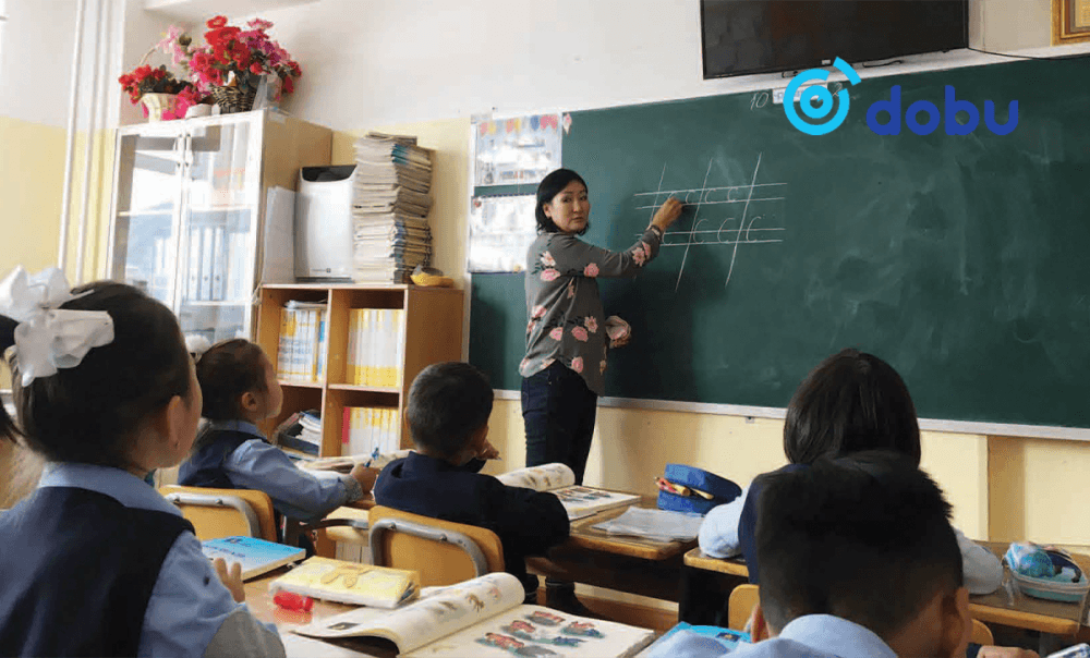 "Багш нарын нийгмийн асуудлыг шийдвэрлэхийн тулд 100 тэрбум төгрөг нэмж төсөвлөлөө"