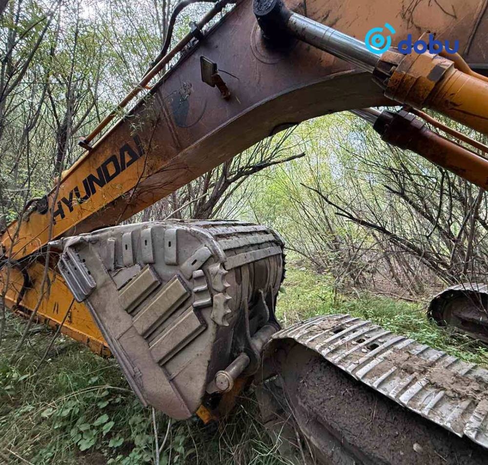Сэлэнгэ аймгийн ерөө сумын нутагт хууль бус олборлолт хийхээр бэлтгэсэн техникүүдийг илрүүллээ